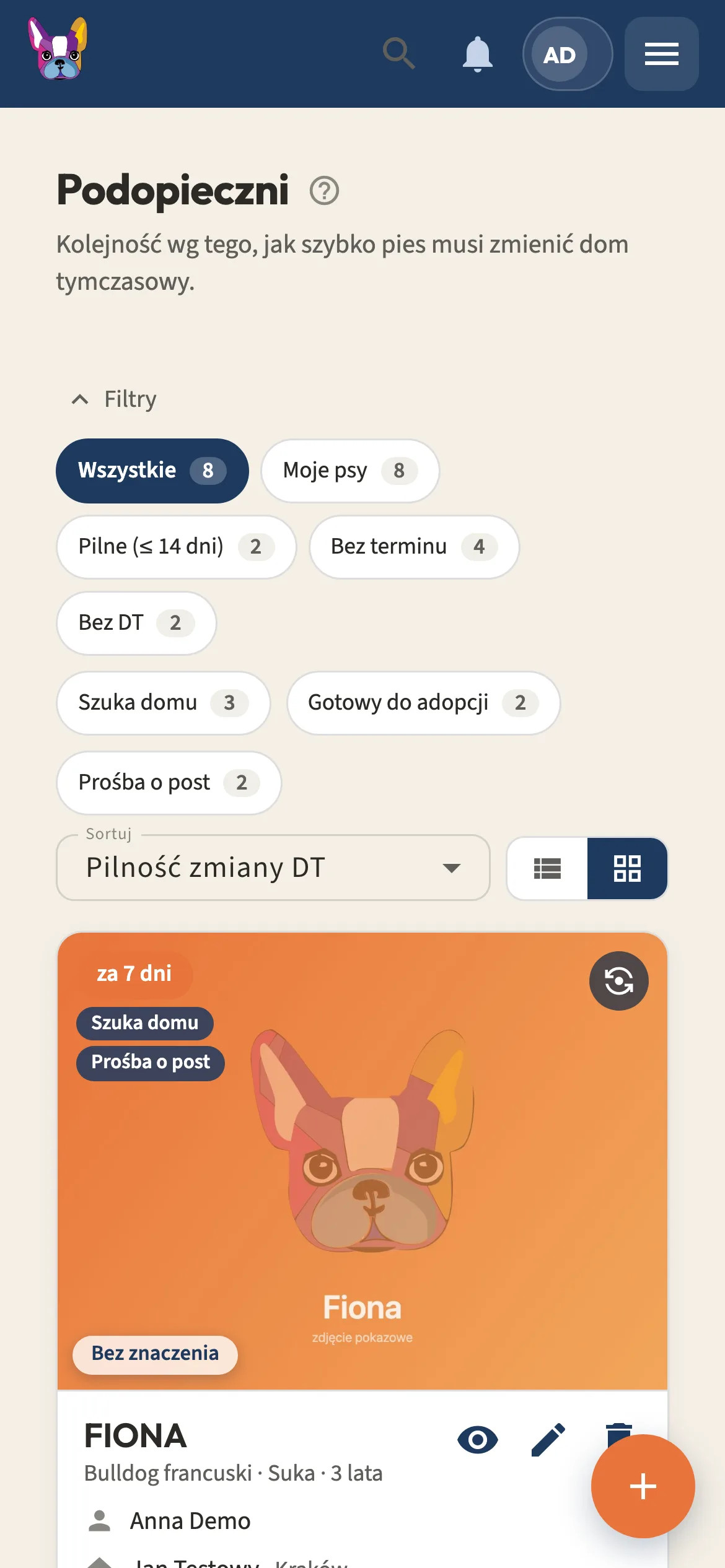 Lista psów na telefonie: karty ze zdjęciem, statusem i terminem zmiany domu.